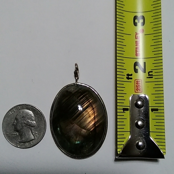 Labradorite Pendant - Picture 3 of 4